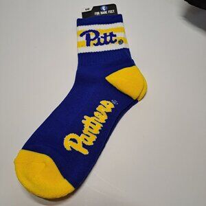 NEW Pitt Panthers Crew Socks L Moisture Wicking Blue/Yellow Polyester/Spandex
